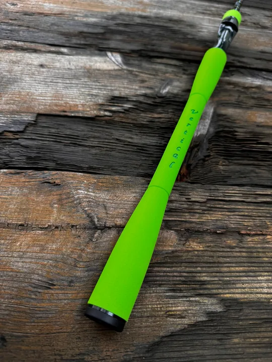 Vertical „Garish Green” — wędka na zamówienie z pracowni KawaleC